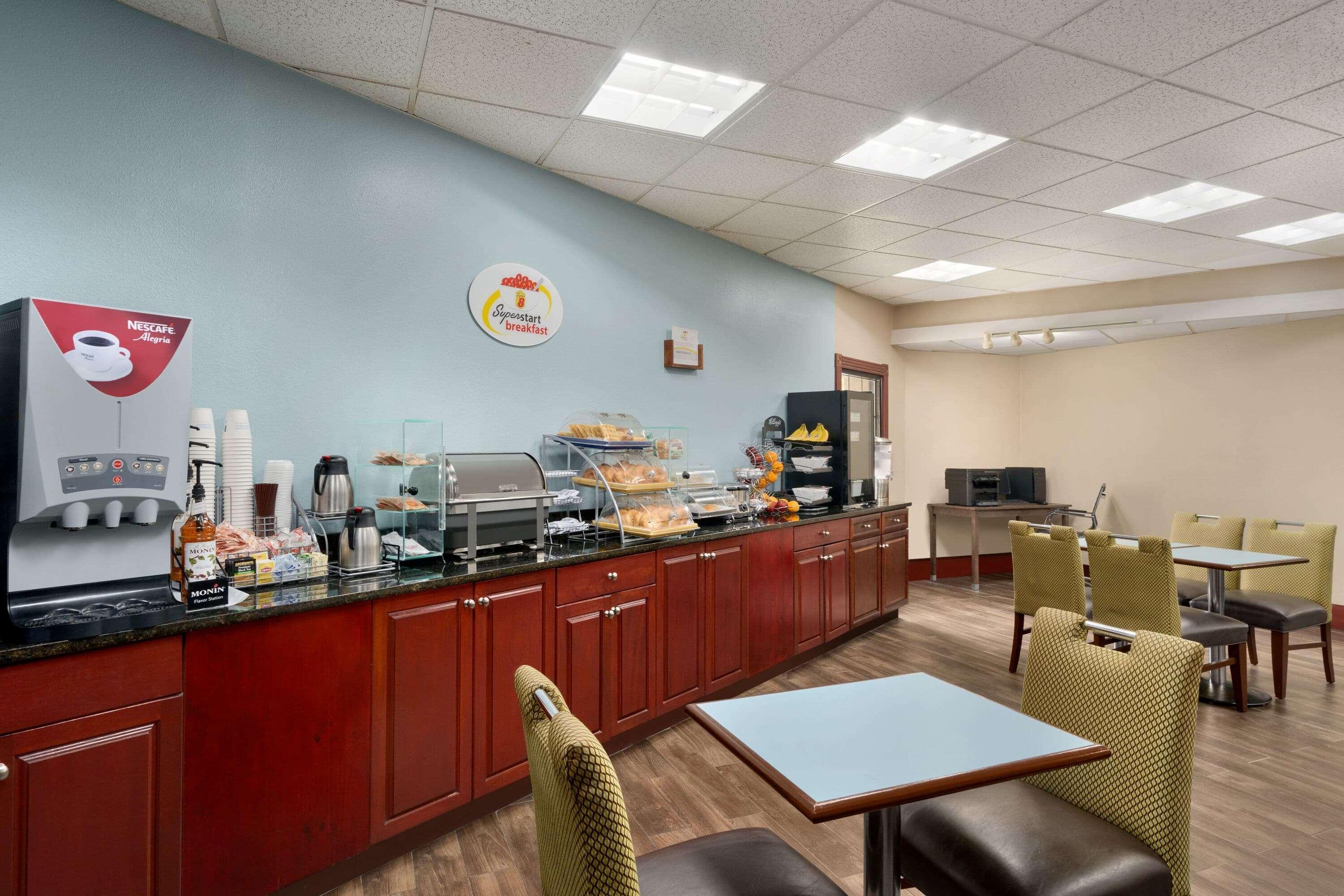 ซูเปอร์ 8 บาย วินด์แฮม เวสต์ กรีนวิช/โพรวิเดนซ์ Hotel West Greenwich ภายนอก รูปภาพ
